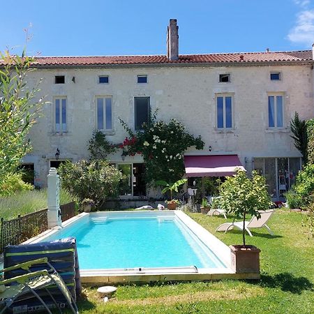 Châteauneuf-sur-CharenteLa Gueriniere La Moulidart住宿加早餐旅馆 外观 照片